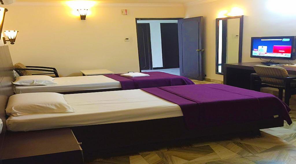 Aditya Palace Hotel Rājahmundry Екстериор снимка