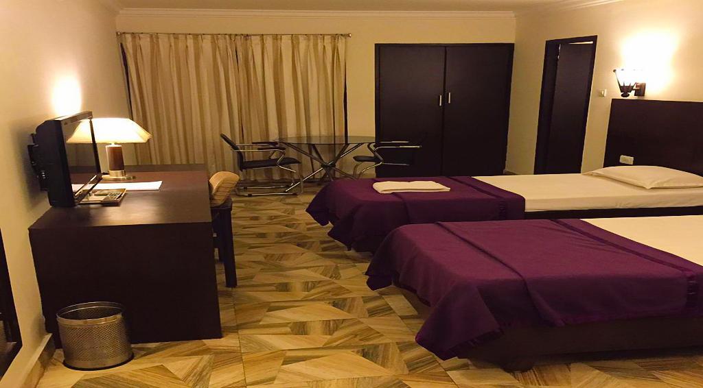 Aditya Palace Hotel Rājahmundry Екстериор снимка